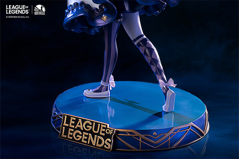 Holy Seamstress Gwen 1/6 Scale Figure