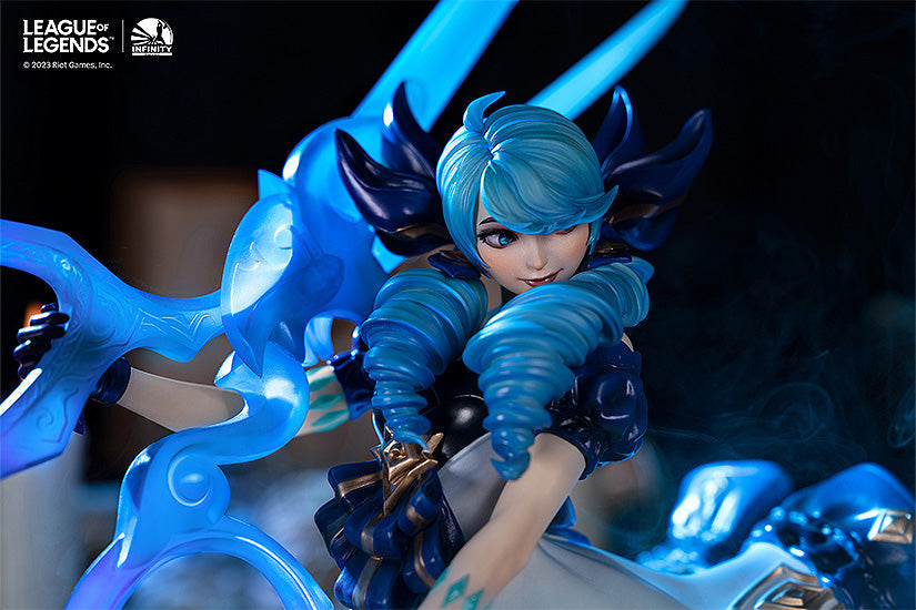 Holy Seamstress Gwen 1/6 Scale Figure