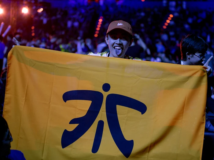 Fnatic Fan Flag (Orange) "Retro Logo Edition"